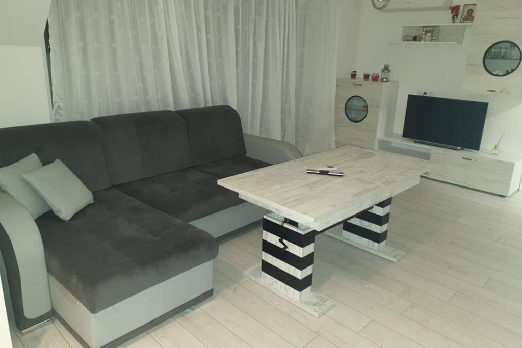Cosy Charming Apartment Blagoevgrad Buitenkant foto